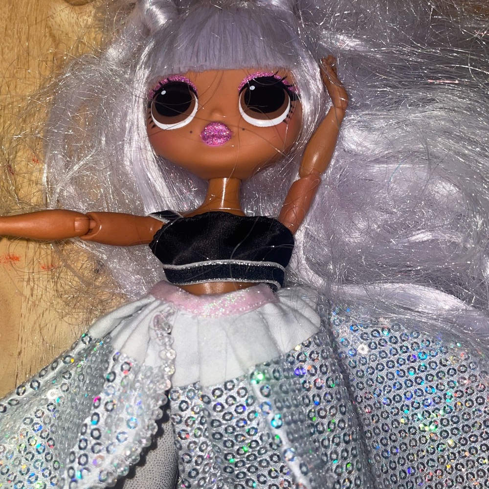 L.O.L. Surprise! Doll with White/Silver Hair and Black Top